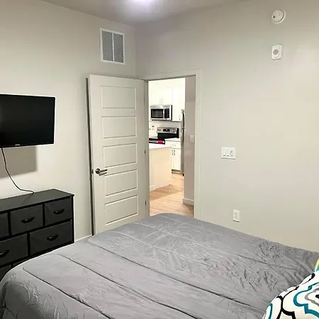 Westgate, Stadium Stunning First Floor 2Bed 2Bath Glendale Exterior foto