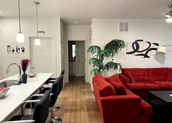 Westgate, Stadium Stunning First Floor 2Bed 2Bath