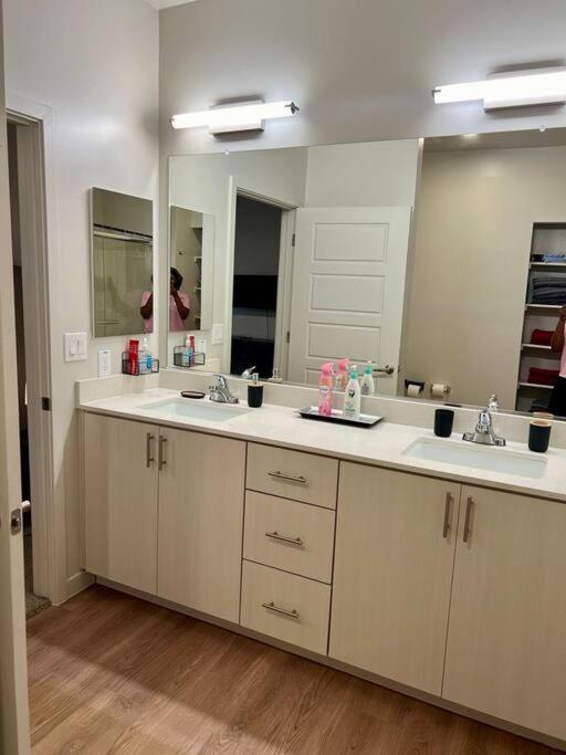 Apartment Westgate, Stadium Stunning First Floor 2bed 2bath Glendale