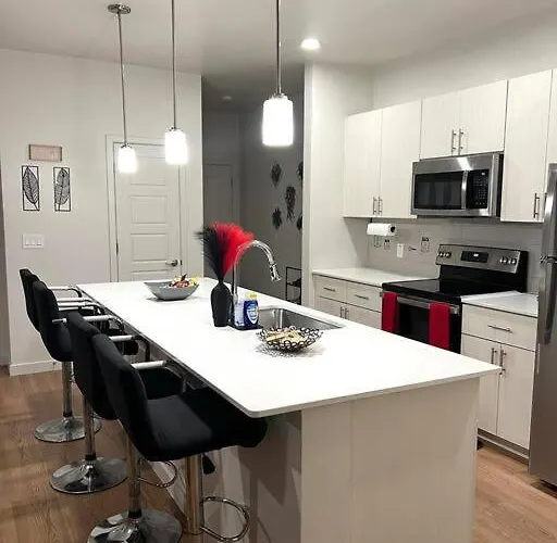 Westgate, Stadium Stunning First Floor 2Bed 2Bath